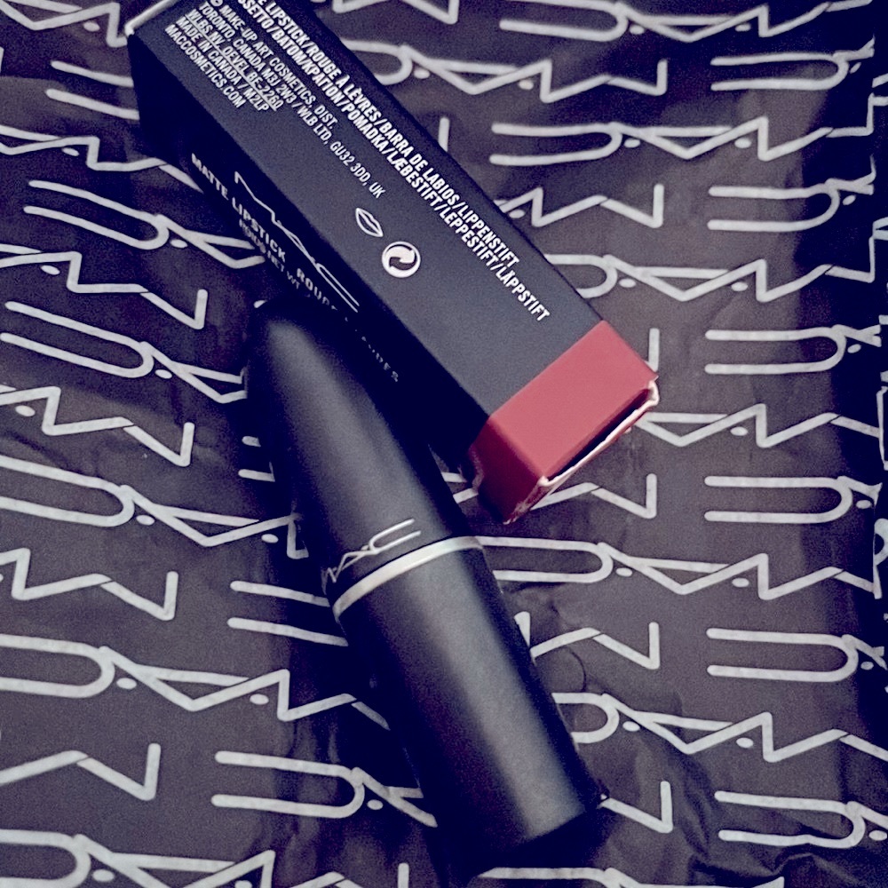 MAC Cosmetics Matte Lipstick in “Chili” - Picture 2 of 12